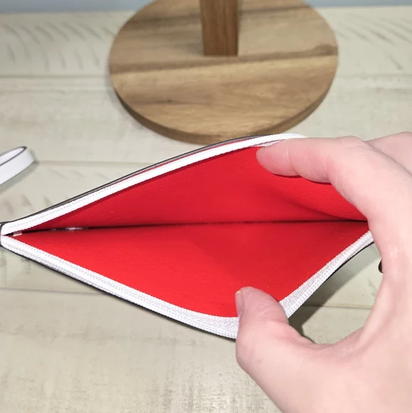 Kate Spade New York White Pebble Leather Rainbow Skinny Wristlet/Clutch NWOT - Picture 8 of 9